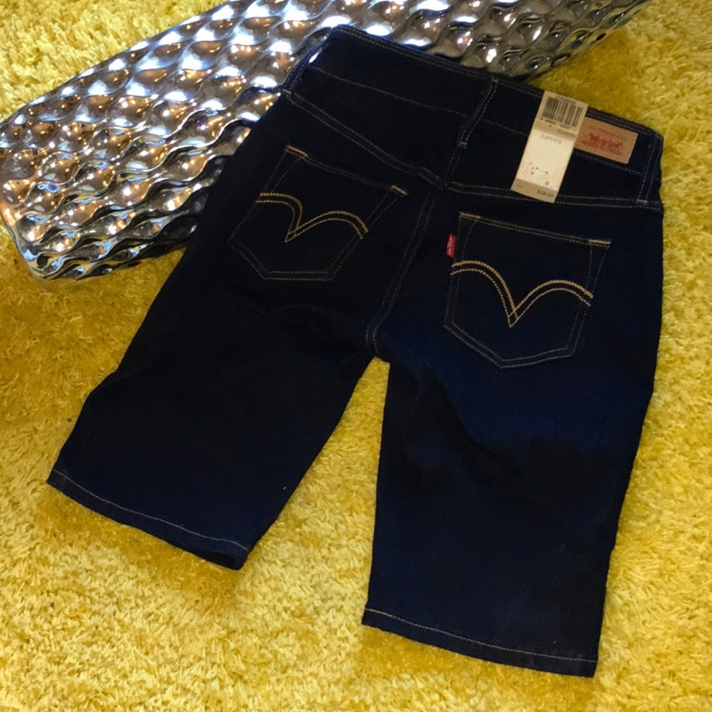 Levi’s Capris